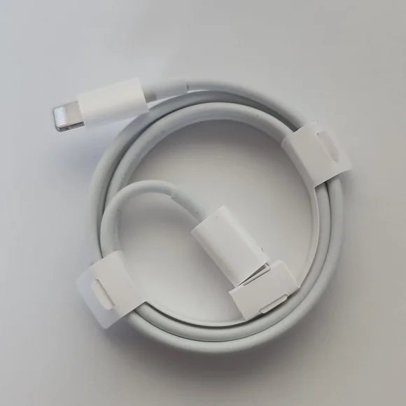 (3) New authentic Apple USB-C to Lightning Cable (1 m) - Picture 2 of 4